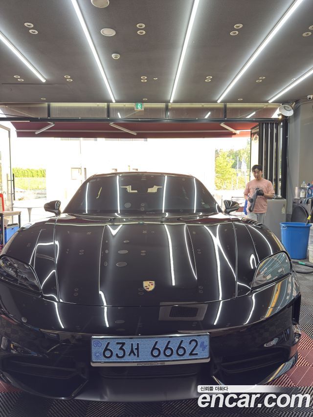Porsche Taycan Base — пробег 18 000 км — фото 5 из 5