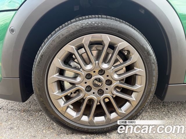 Mini Cooper Essential — пробег 5 228 км — фото 5 из 5
