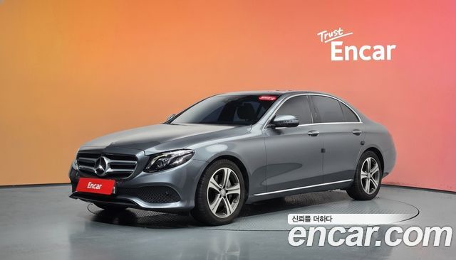 Mercedes-Benz E-Class E300 4MATIC Avnatgarde — пробег 81 259 км — фото 1 из 5