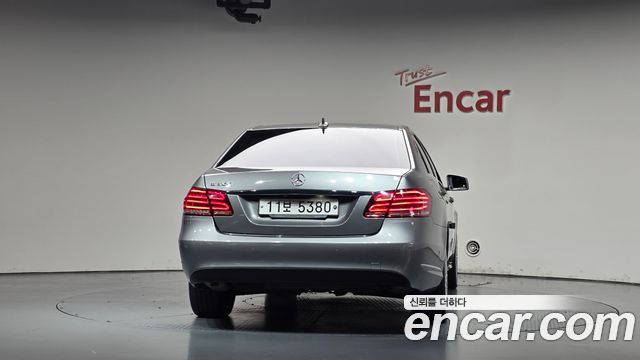 Mercedes-Benz E-Class E300 Elegance — пробег 44 714 км — фото 4 из 5