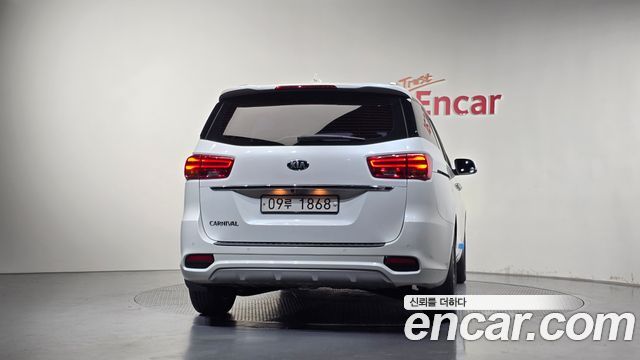 Kia Carnival из Кореи Encar