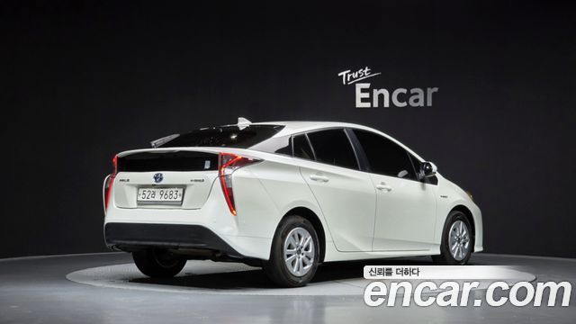 Toyota Prius из Кореи Encar