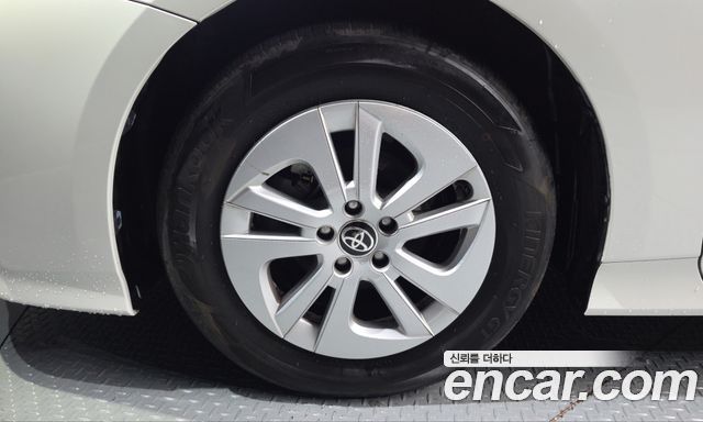 Toyota Prius из Кореи Encar