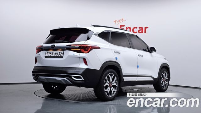 Kia Seltos из Кореи Encar