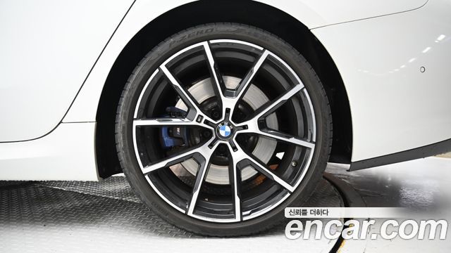 BMW 8-Series 840i xDrive M Sport Gran Coupe — пробег 33 075 км — фото 5 из 5