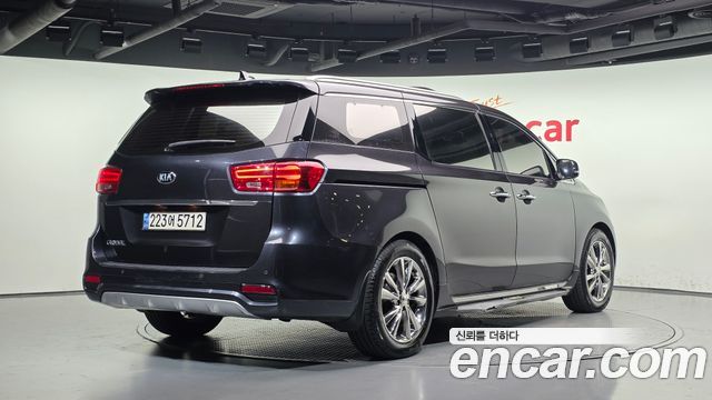 Kia Carnival из Кореи Encar