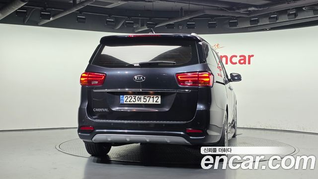 Kia Carnival из Кореи Encar