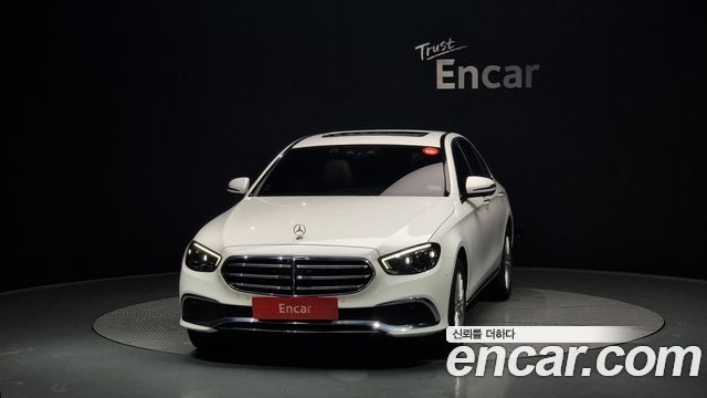 Mercedes-Benz E-Class E220d 4MATIC Exclusive — пробег 21 808 км — фото 3 из 5