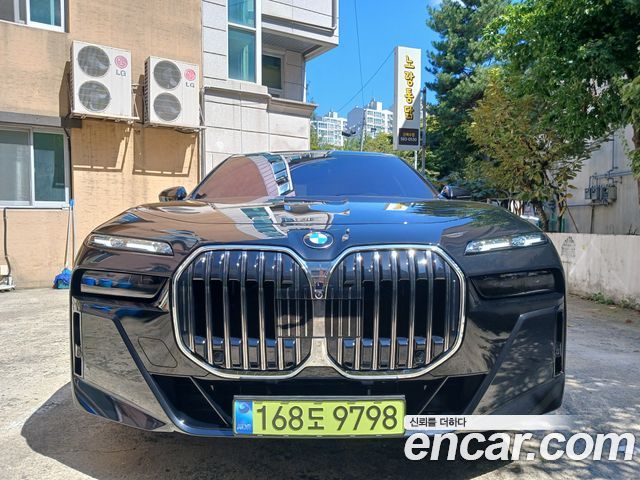 BMW 7-Series 740d xDrive M Sport — пробег 2 354 км — фото 1 из 5