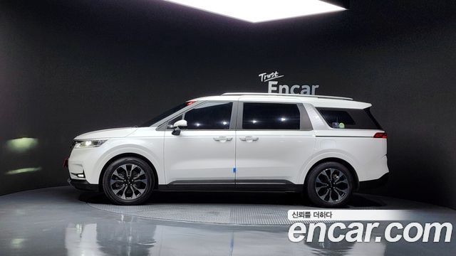 Kia Carnival 9-Seater Prestige — пробег 45 228 км — фото 4 из 5