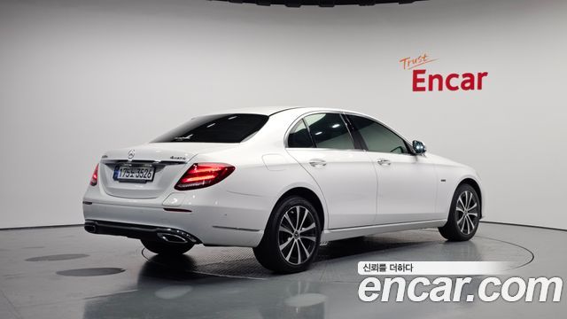 Mercedes-Benz E-Class E300e 4MATIC Exclusive — пробег 80 768 км — фото 2 из 5
