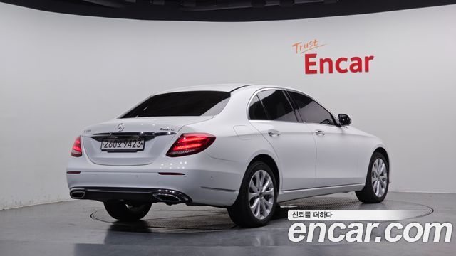Mercedes-Benz E-Class из Кореи Encar