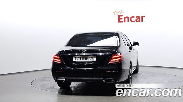 Mercedes-Benz E-Class E250 Avantgarde — пробег 51 717 км — фото 4 из 5