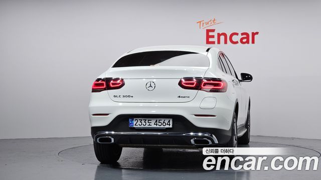 Mercedes-Benz GLC-Class GLC300e 4MATIC Coupe — пробег 18 863 км — фото 4 из 5