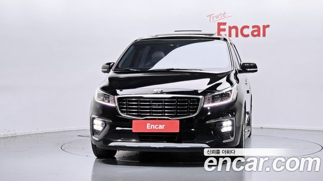 Kia Carnival 9-Seater Noblesse Special — пробег 249 910 км — фото 3 из 5