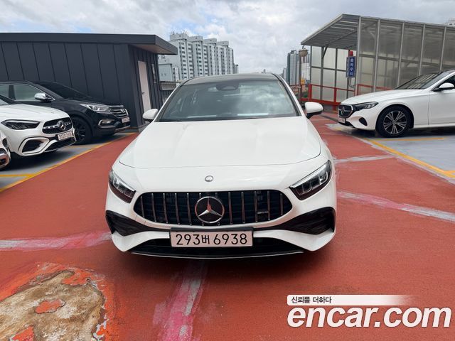 Mercedes-Benz A-Class AMG A35 S AMG 4MATIC Sedan — пробег 33 км — фото 2 из 4
