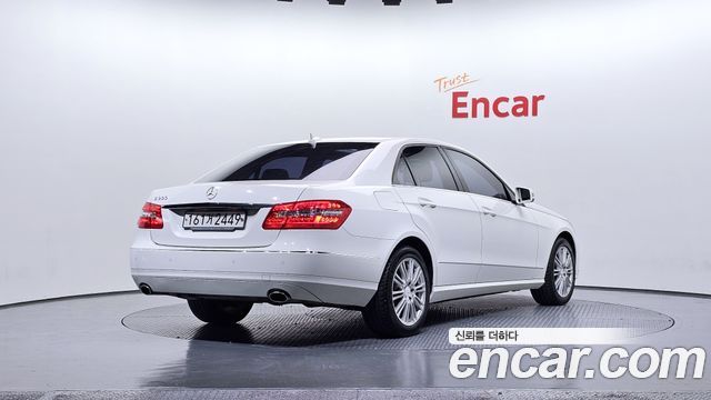 Mercedes-Benz E-Class E300 Elegance — пробег 123 556 км — фото 2 из 5