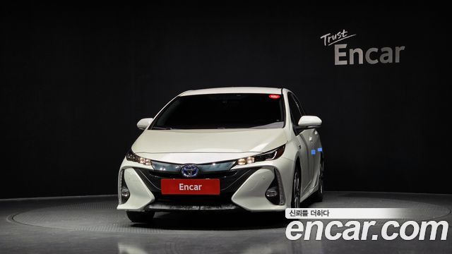 Toyota Prius 1.8 — пробег 63 709 км — фото 3 из 5