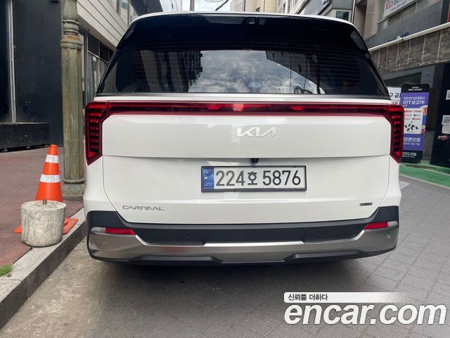 Kia Carnival HEV 9seater Signature — пробег 10 500 км — фото 1 из 5