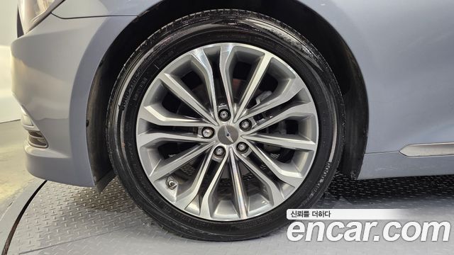 Hyundai Genesis из Кореи Encar