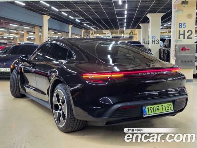 Porsche Taycan Base — пробег 29 000 км — фото 4 из 5