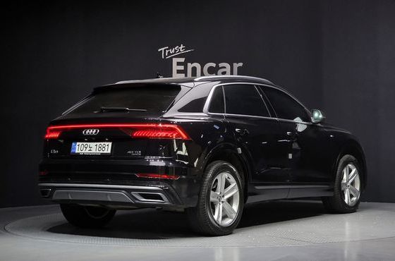 Audi Q8 45 TDI Quattro Premium — пробег 105 023 км — фото 2 из 5