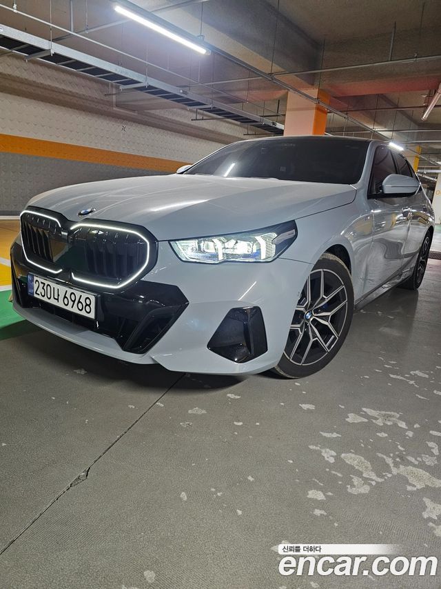 BMW 5-Series 520i M Sport — пробег 9 100 км — фото 2 из 5
