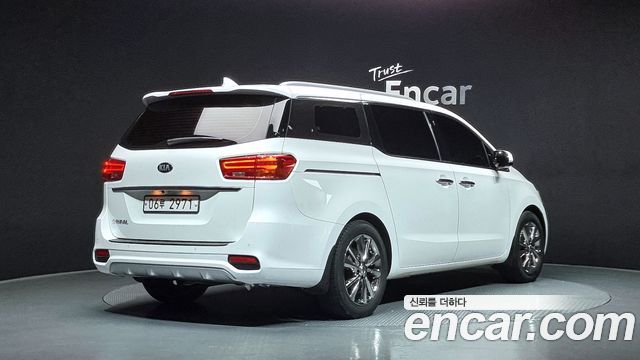 Kia Carnival из Кореи Encar