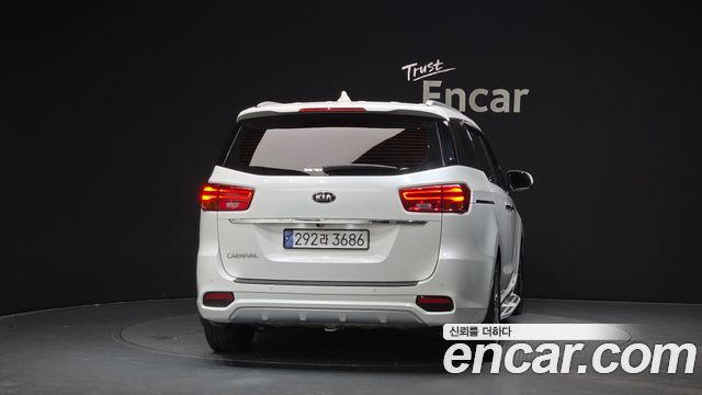 Kia Carnival из Кореи Encar