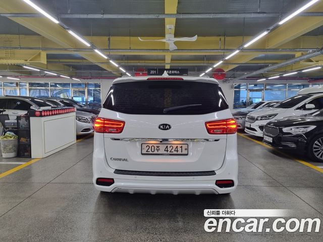 Kia Carnival из Кореи Encar