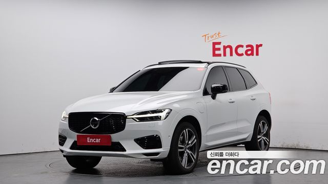 Volvo XC60 T8 R-Design — пробег 78 792 км — фото 1 из 5