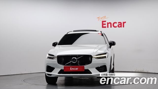Volvo XC60 T8 R-Design — пробег 78 792 км — фото 3 из 5