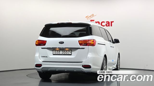 Kia Carnival из Кореи Encar