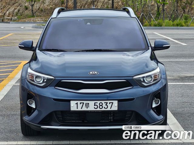 Kia Stonic Diesel 1.6 Deluxe — пробег 174 051 км — фото 2 из 5