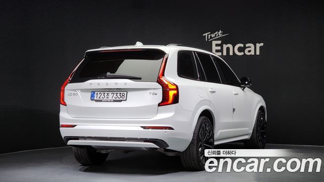 Volvo XC90 T8 Ultra Dark Hybrid — пробег 3 310 км — фото 2 из 5