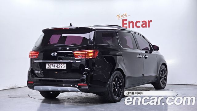 Kia Carnival из Кореи Encar