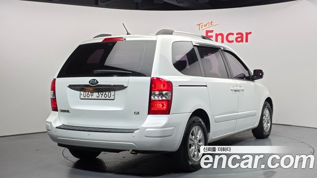 Kia Carnival New Carnival GX Standard — пробег 240 732 км — фото 2 из 5