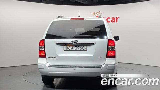 Kia Carnival New Carnival GX Standard — пробег 240 732 км — фото 4 из 5