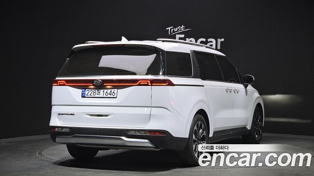 Kia Carnival из Кореи Encar