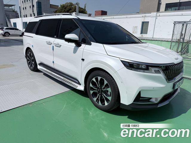 Kia Carnival 9-Seater Signature — пробег 68 000 км — фото 2 из 5
