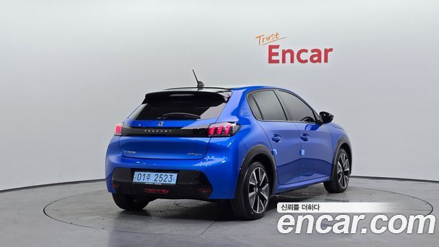 Peugeot 208 из Кореи Encar