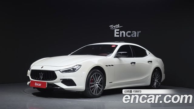 Maserati Ghibli 3.0S Q4 3rd — пробег 102 562 км — фото 1 из 5
