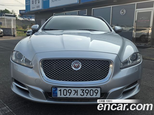 Jaguar XJ 3.0D Premium Luxury LWB X351 — пробег 256 397 км — фото 1 из 5