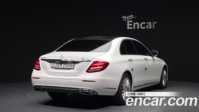 Mercedes-Benz E-Class из Кореи Encar