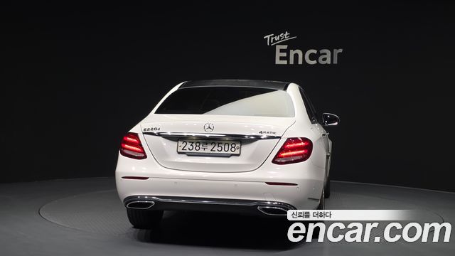 Mercedes-Benz E-Class из Кореи Encar