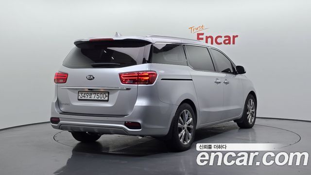 Kia Carnival из Кореи Encar