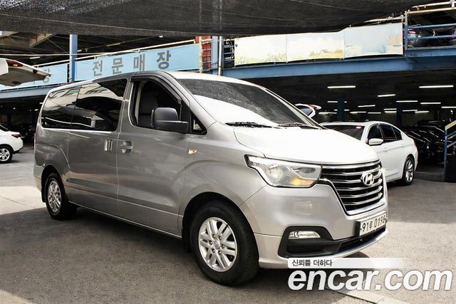 Hyundai Starex Van 3-Seater Smart — пробег 301 550 км — фото 2 из 5