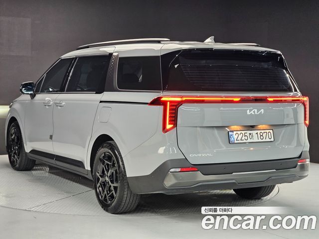 Kia Carnival 9-Seater Gravity — пробег 34 440 км — фото 4 из 5