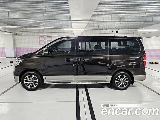 Hyundai Starex 4WD Urban 9-Seater Exclusive — пробег 167 740 км — фото 3 из 5