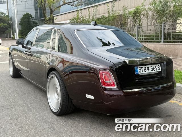 Rolls-Royce Phantom 6.7 EWB V12 — пробег 4 040 км — фото 2 из 5